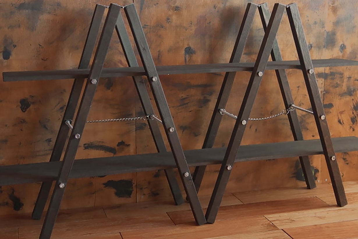 おしゃれなディスプレイ棚。ステップラダーシェルフをDIY