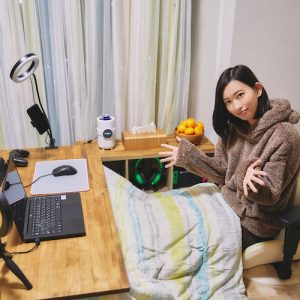 ゲーマーグラドル・倉持由香が「ゲーミングこたつ」をDIYしたら、理想のゲーム環境にたどり着いた話