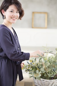 枯れない 花粉ない お手入れ簡単 プロが教える 造花 のお部屋コーディネート術 となりのカインズさん