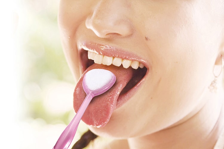 感染症予防で見直される「舌磨き」。その効果と正しいやり方とは？