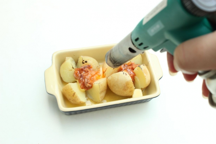 炙ると美味しい食材ランキング。トーチバーナーで手早く炙るだけ! | となりのカインズさん