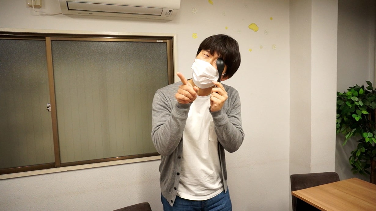 「えーと、上？　いや、左かな……」