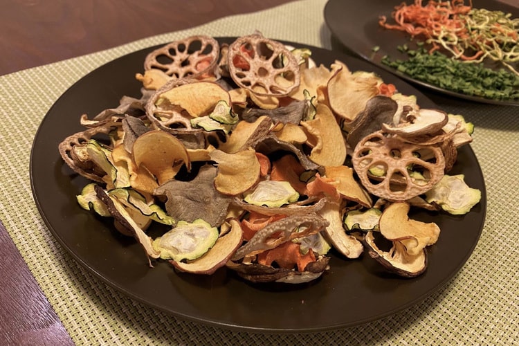 切って干すだけ! アレンジ料理も絶品! ベランダで始める「干し野菜作り」のススメ