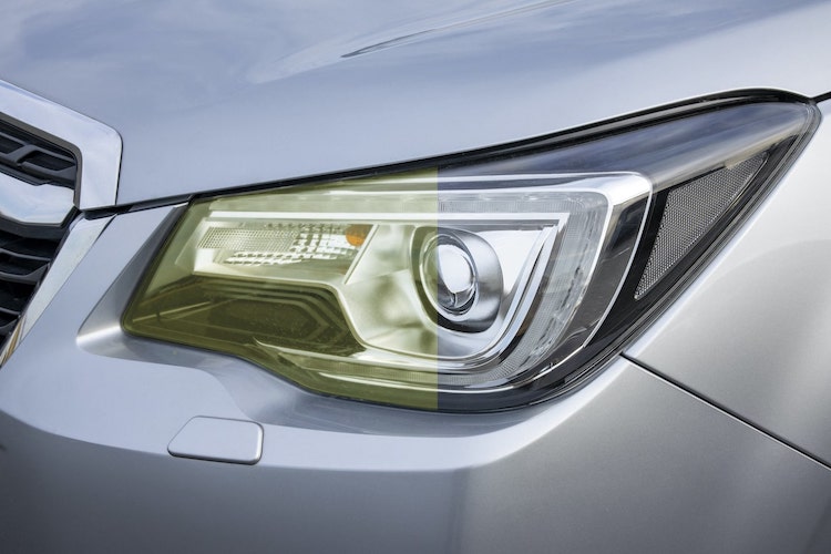 ヘッドライトの黄ばみ・くすみを落とす方法。原因から予防策まで徹底解説