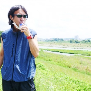 よく建設業者が着てる「ファン付きウェア」の涼しさを可視化したい。10kmランニングで速度を比較検証