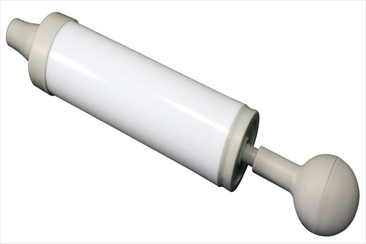 ペットボトル圧縮器「吸いまっせ！」　ズボラ社員が生んだ便利グッズ開発秘話