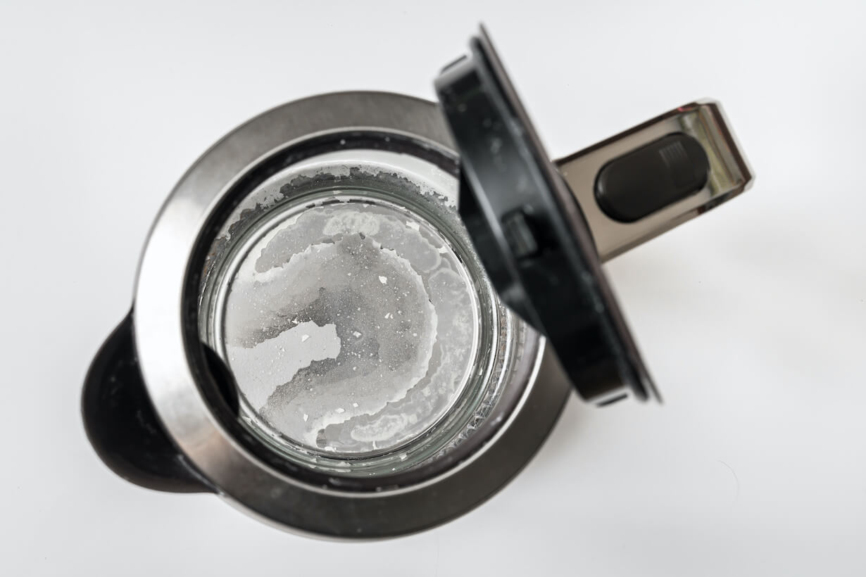 電気ケトルの白い汚れは水垢 掃除方法とおすすめグッズを紹介 となりのカインズさん 電気ケトルの白い汚れは水垢 掃除方法とおすすめグッズを紹介 となりのカインズさん