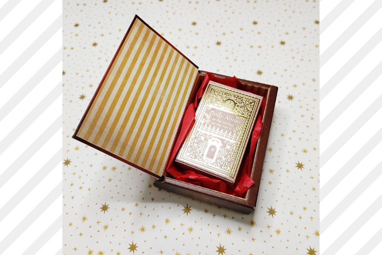 手のひらサイズの絵本が360度のドールハウスに！ 豆本ドールハウスの