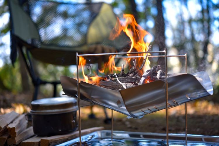 焚き火台のおすすめ3選！ 選び方や一緒に用意しておくものを解説