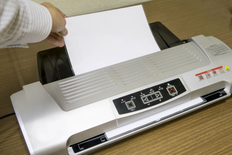 ラミネーターのおすすめ10選！ 家庭でも仕事場でも使いやすいものを紹介！