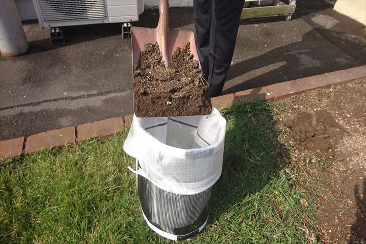 自立させて大ヒット！土のう袋「たつーる」開発の元ネタは身近なアレ