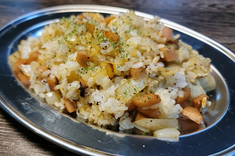 料理研究家・リュウジの簡単やばうまレシピ「給料日前ピラフ」