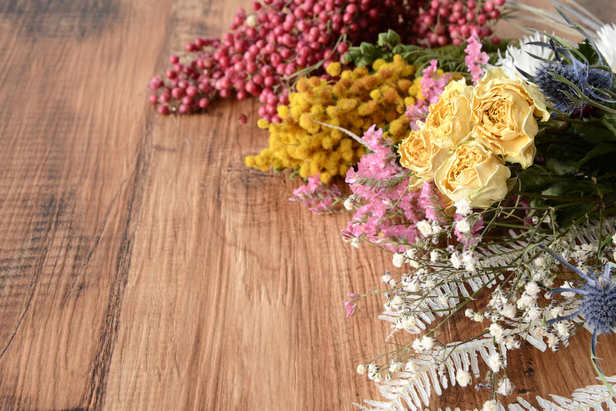 簡単！ドライフラワーの作り方｜上手に作るコツや飾り方を解説