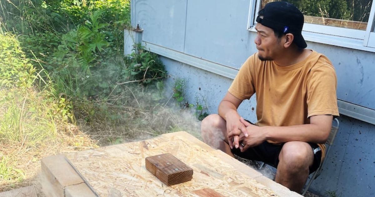 耐火レンガ不揃い 焦げや欠け ストーブ用煙突型付属 約50個 窯・炉・DIY用 耐火レンガ不揃い 焦げや欠け ストーブ用煙突型付属 約50個 窯