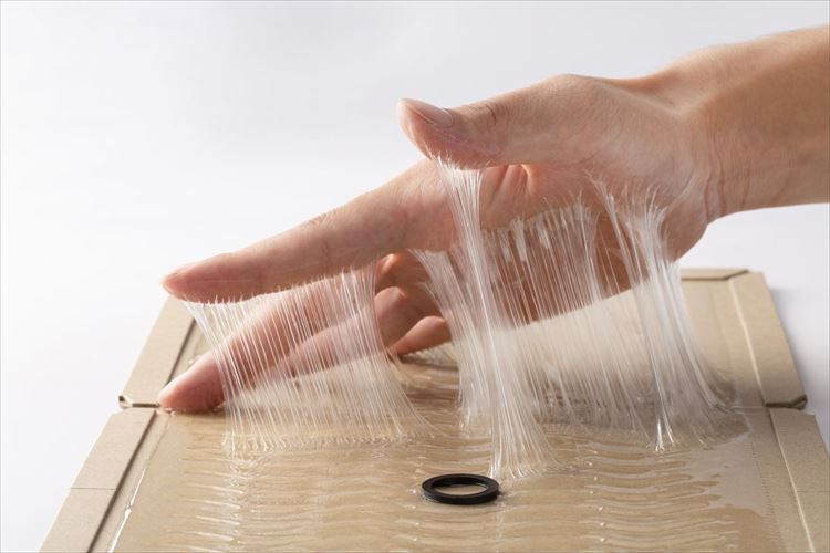 「プロ使用の業務用」シリーズが大ヒット。ネズミ駆除の粘着シートが長く愛される理由