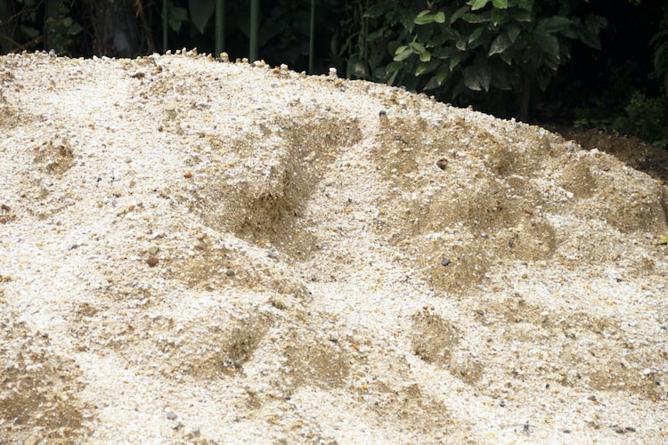 真砂土（まさ土）とは？ 使い方やメリット・デメリットを紹介