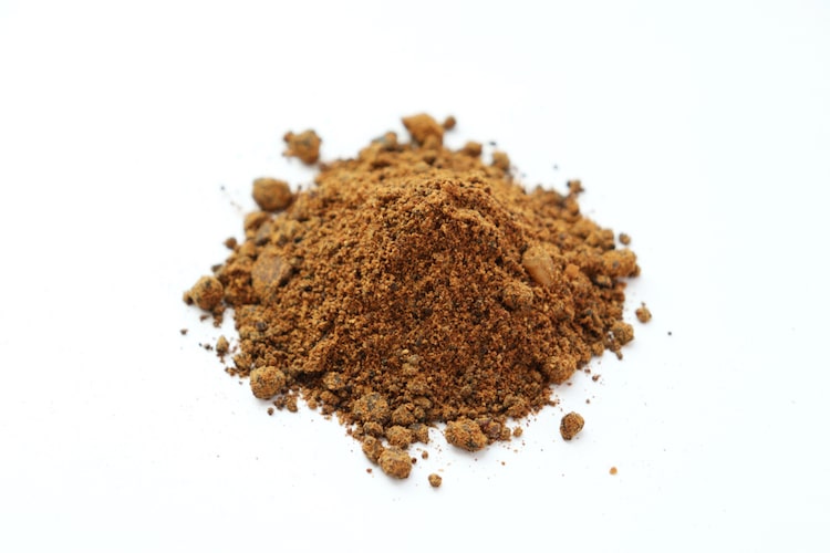 緩効性肥料とは？ 種類やおすすめの使い方・与え方を紹介します