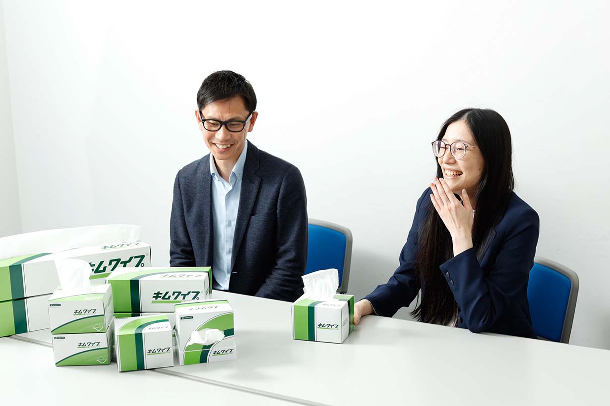 文系の知名度ほぼゼロ！？ 理系が偏愛する紙ワイパー「キムワイプ」っ 
