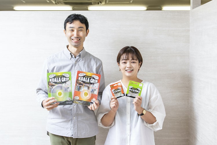 100回繰り返し使える「新感覚ゲル両面テープ」。壁を傷つけない「貼るだけ収納術」が便利すぎる