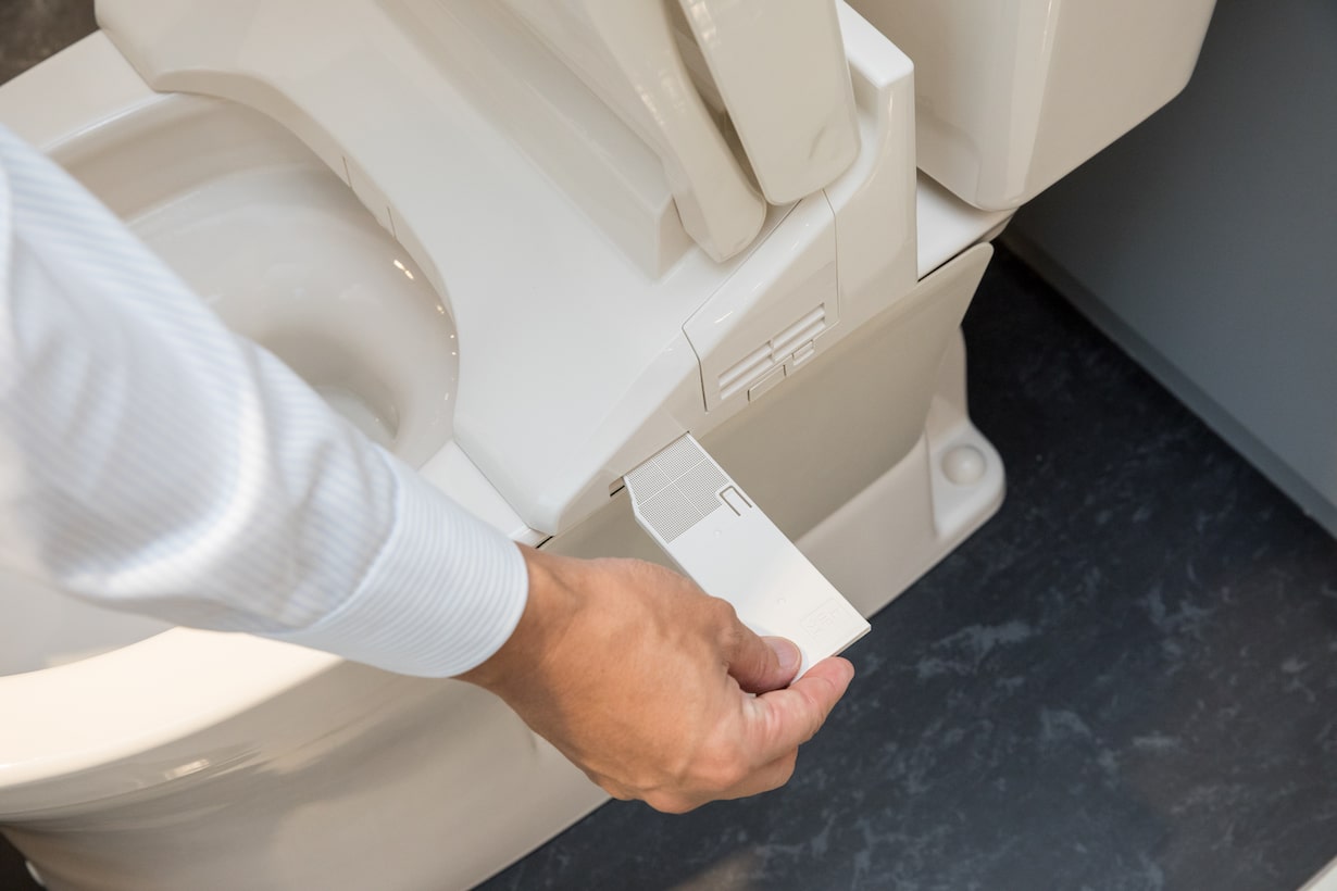 トイレのプロ「TOTO」直伝! ウォシュレットの簡単お掃除法 | となりのカインズさん