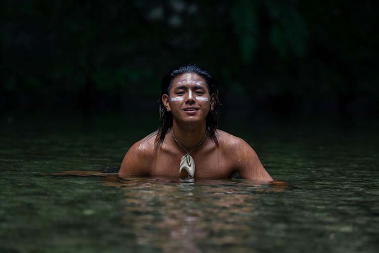 【速報】沖縄のジャングルから「ターザン」を発見！ 「単身赴任先、森」の男に直撃してみた