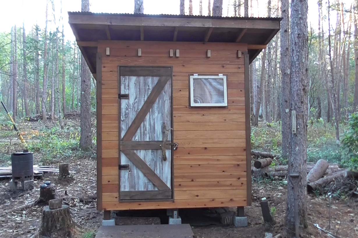 24万円で山を購入して大人の秘密基地づくり。セルフビルドでくらしDIY 