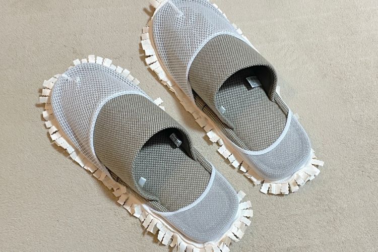 面倒くさがりさんにおすすめ！ カインズのスリッパにつける「フロアークリーナー」で細かい汚れをお掃除