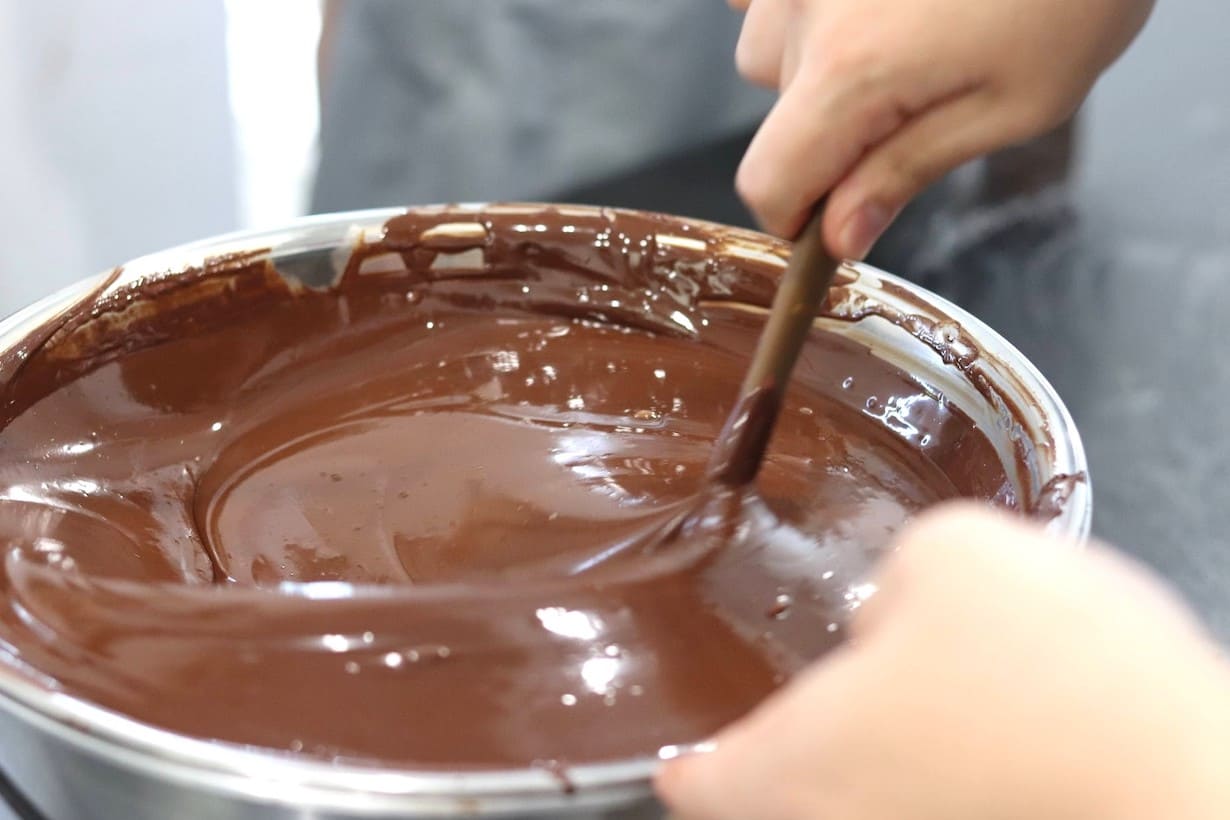 食べられる家具をショコラティエが本気で作ろうとした | となりの