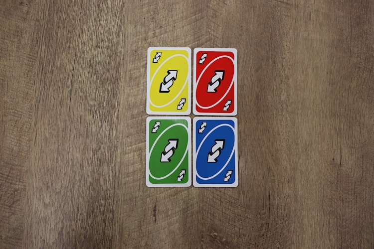 意外と知らない？」UNO（ウノ）の公式ルールと遊び方。間違いやすい