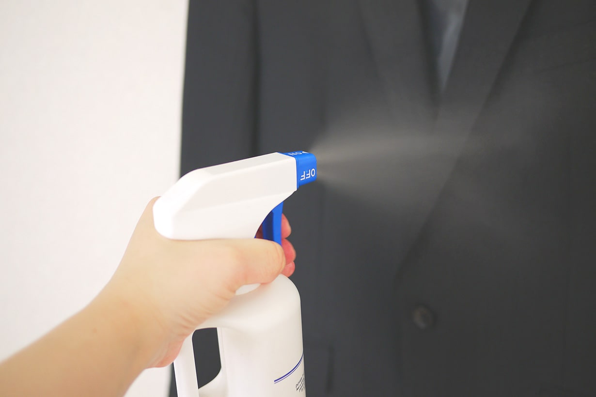 スーツの白カビをアルコールスプレーで除菌