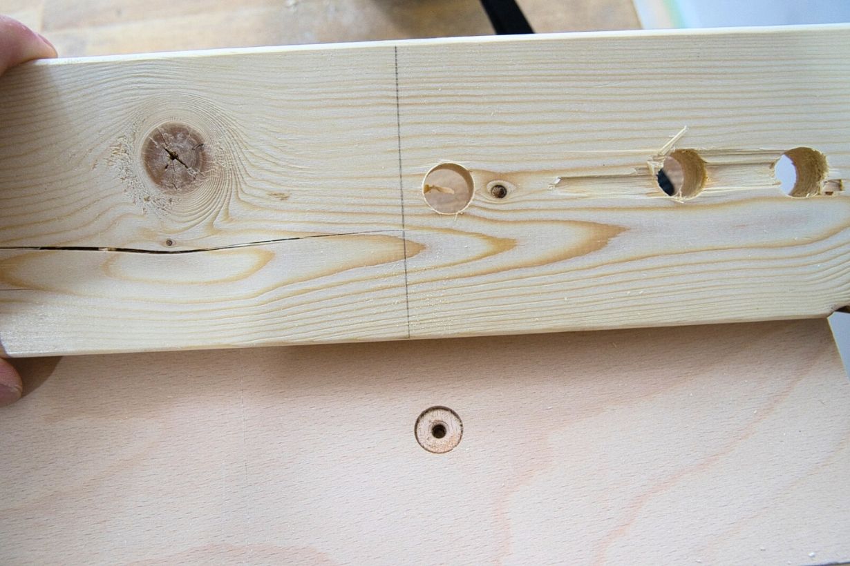 ■β【未使用品】DIY 木材に穴あけ、鉄板に穴あけはお任せ！Hitachi Koki コードレスドライバドリルFDS 12DVD(2SGK) 日立工機【0606-02】 DIYお手軽 垂直穴あけ　あなたも持ってる\u201cアレ\u201dと電動ドライバーを合体するだけ　ダボ継ぎでも大活躍!!