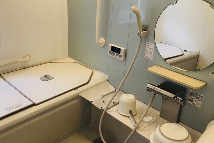 ガンコな黒カビも撃退！お風呂の簡単なカビ取り方法とおすすめ洗剤