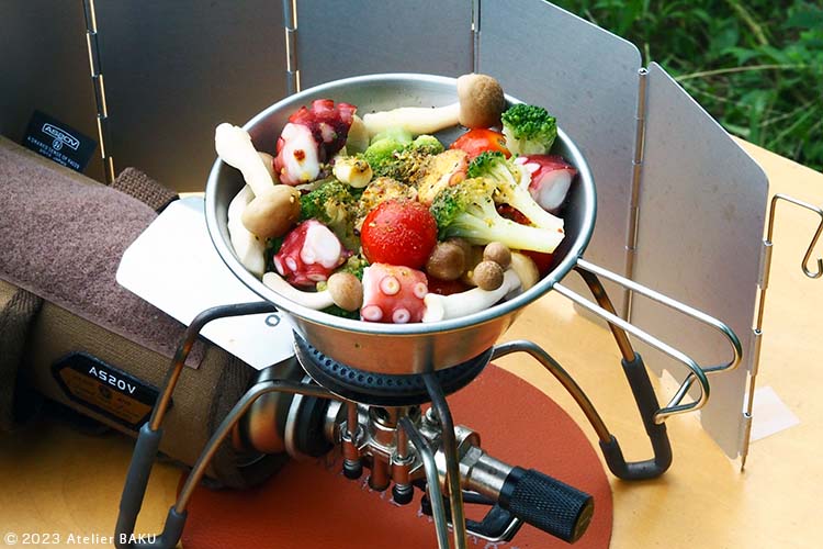 器＆鍋にもなる「シェラカップ」でキャンプ料理を作ってみた！ メイン・おつまみ・スイーツ網羅の14メニュー