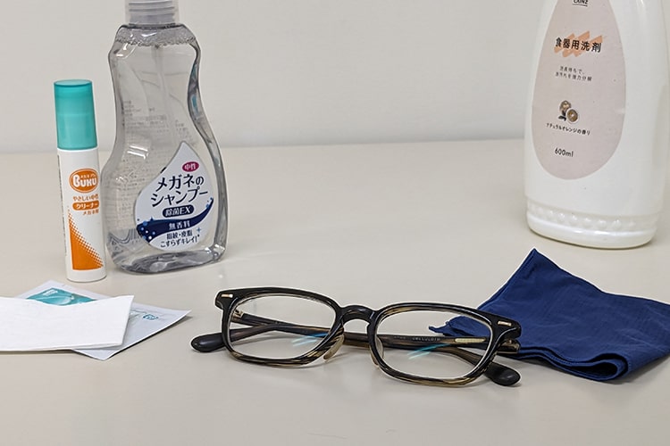 「あなたのメガネ、不潔かも…」拭くだけではダメ、メガネを清潔に保つ洗い方