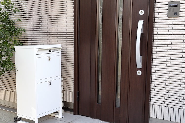 「物流の2024年問題」で再配達が有料に!? 安全に置き配するための宅配ボックスの選び方