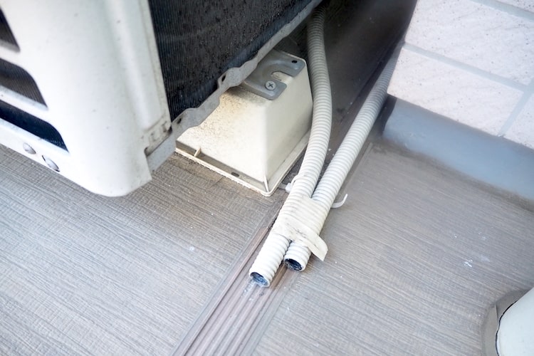 【使う前に】エアコンのホース、虫が詰まっているかも!?　水漏れの原因はサクションポンプで簡単解決