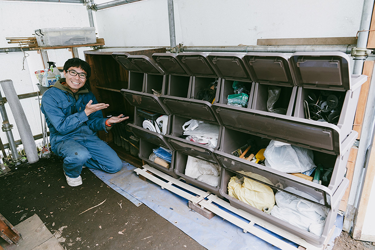 カインズの収納ケース「キャリコ」で、農機具で散らかった納屋をスッキリさせる