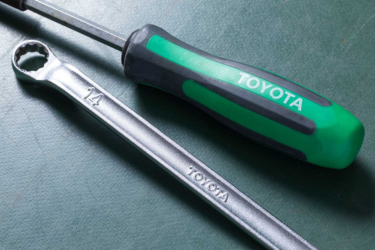 世界のトヨタが教える車整備のヒミツ。必要な工具と不要な工具とは