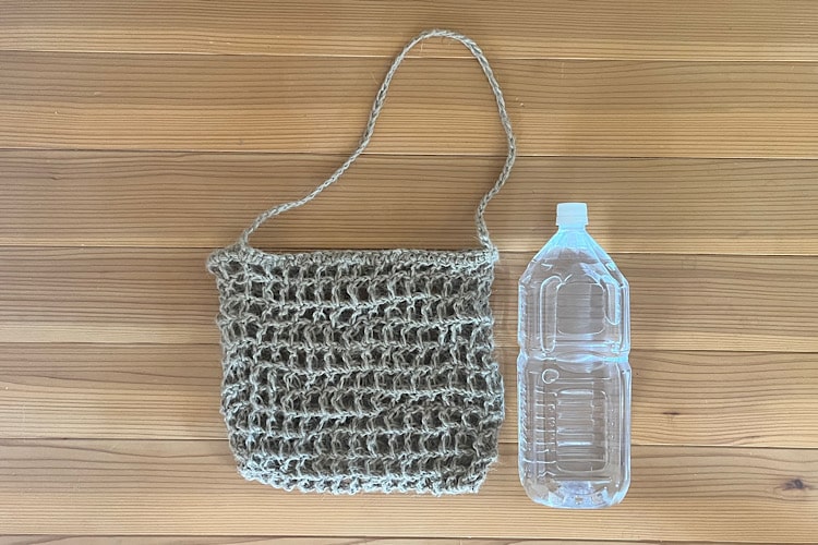 2Lのペットボトル入れても伸びない「麻ひもバッグ」を編む