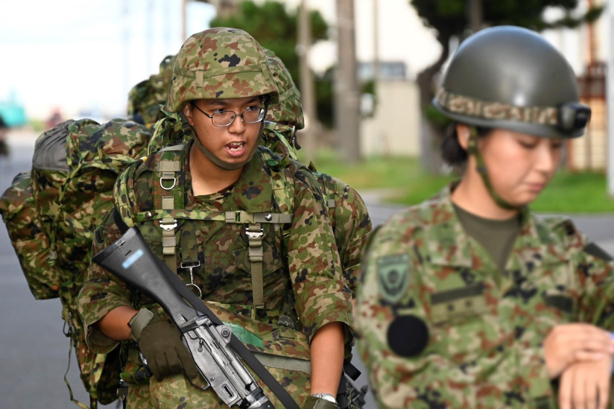 seiページ 100km歩いても疲れない!? 陸上自衛隊が教える足トラブルが無縁になる