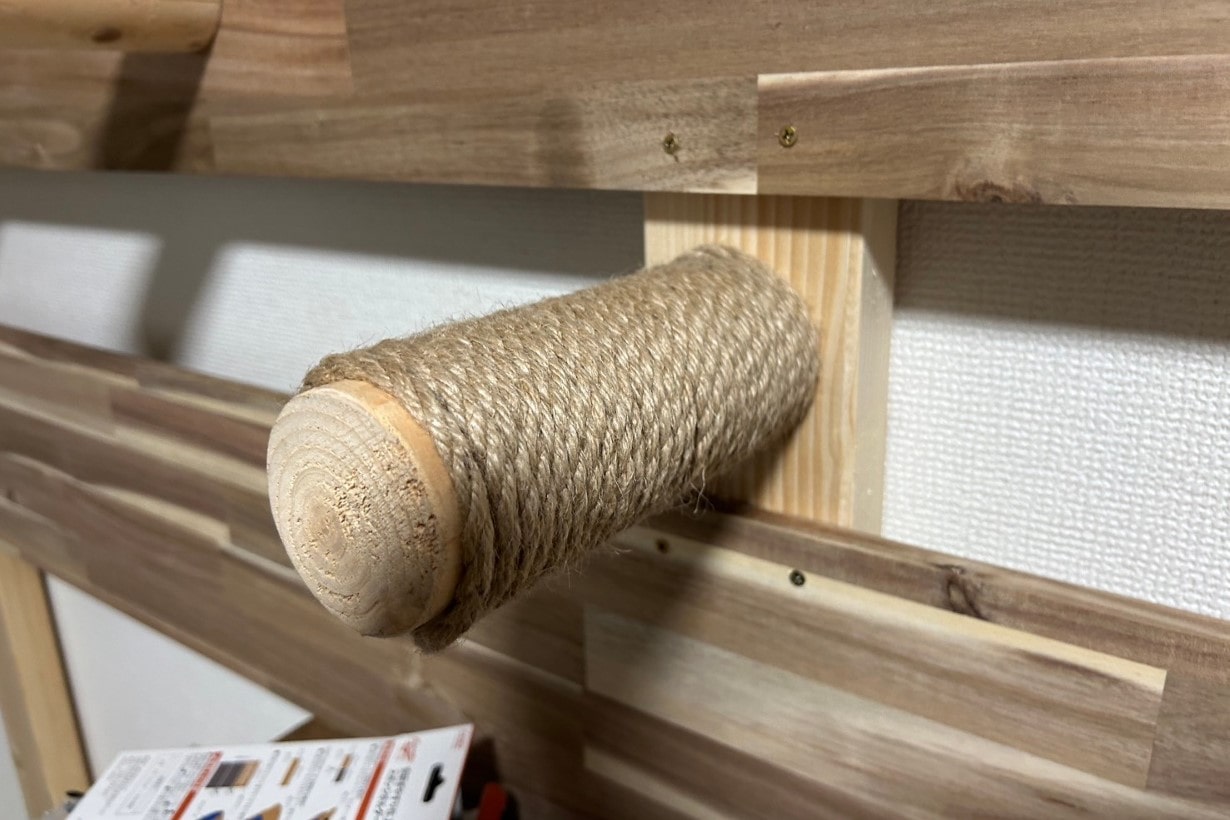 DIY】賃貸でもOK！ 2×4アジャスターで作るおしゃれキャットウォーク