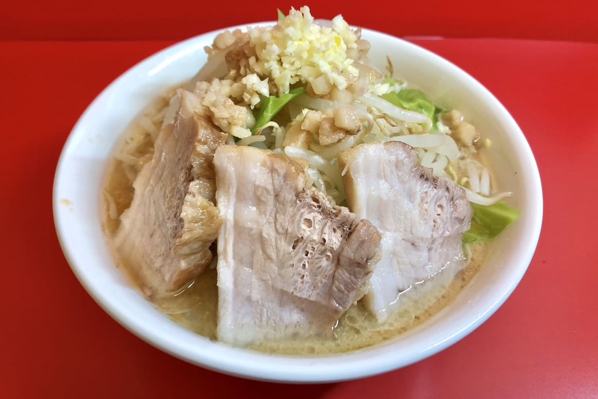 2時間で作る「本格二郎系ラーメン」をSUSURU君に食べてもらった