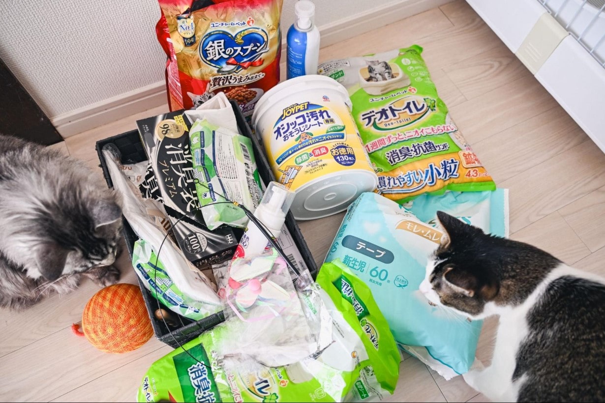 ペット用品をスッキリ収納。散乱していた「猫グッズ」をカインズの収納 