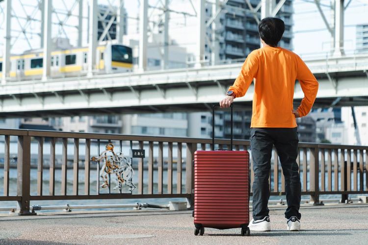 すぅーっと転がるキャスター付きキャリー「TRADDY」で10キロ歩く