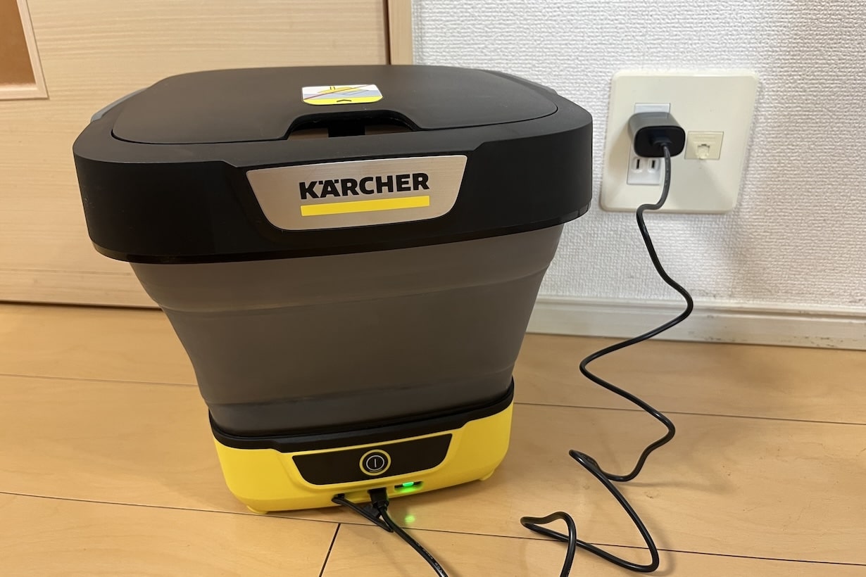 面倒なベランダ掃除に革命！ 電源・水道不要の「折り畳みバケツ型