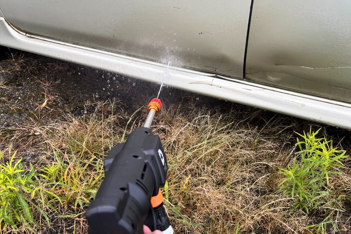 ドロドロに汚れた服を高圧洗浄機で予洗いをすると楽しい | となりの