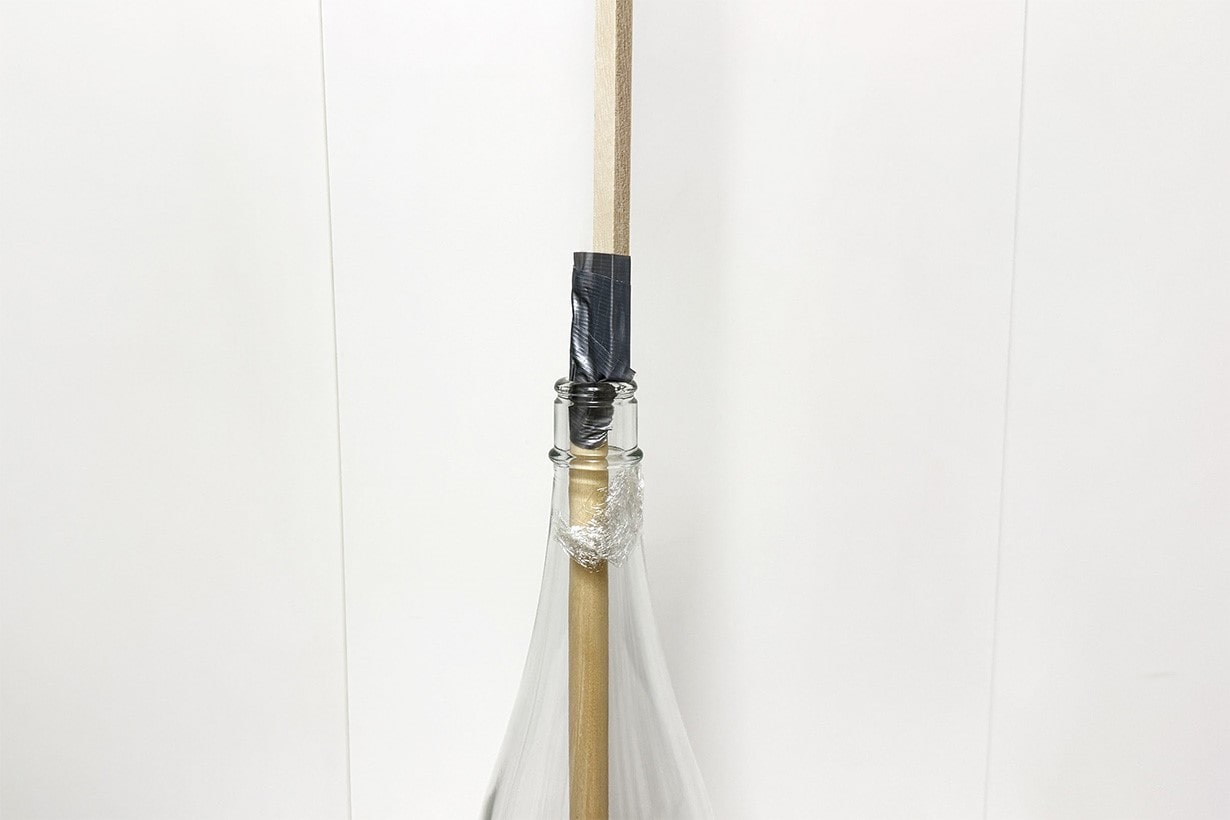 ガムテープで棒を延長した