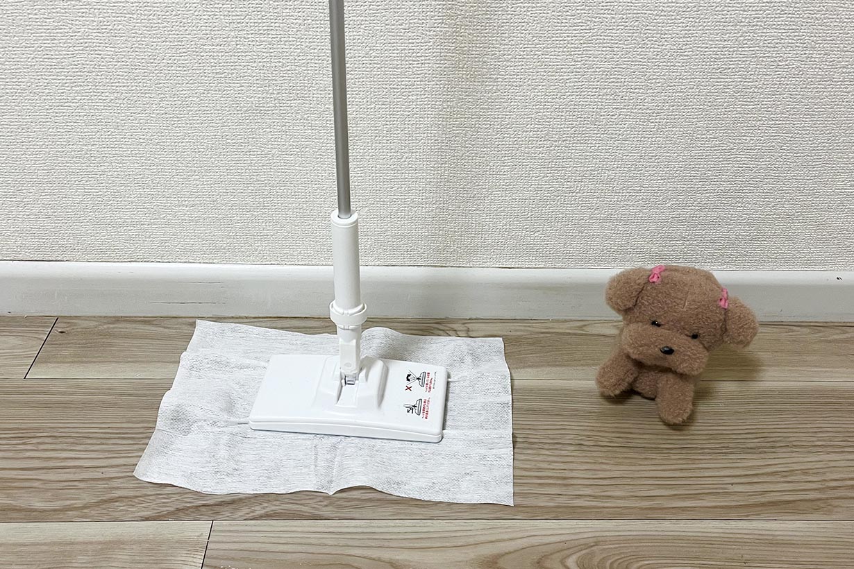 ワンタッチでグッと押し込む瞬間緊張が走るも、わんこはスルー