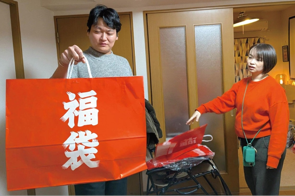 「プレゼント交換とは違う」「そもそも袋ごと交換しない」福袋有識者たちからの怒涛のダメ出し