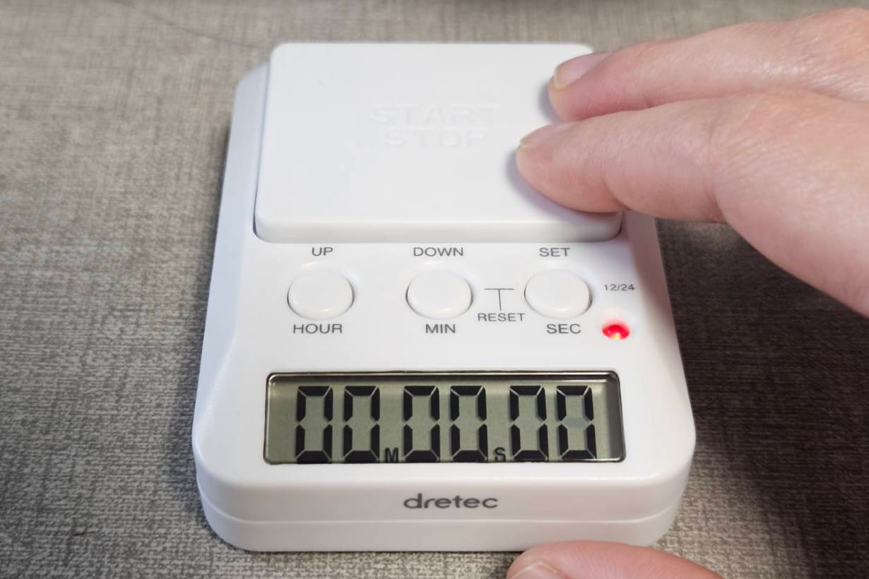 赤色LEDが光ってお知らせ。消音時も光で終わりに気づくことができる